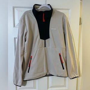 Medium men’s Columbia Tan Fleece Jacket